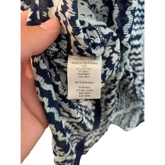 Trina Turk Blue Long Sleeve Printed Button-Down Blouse Size Small - Picture 4 of 4